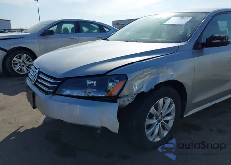 2013 Volkswagen Passat 2.5L S из США, поврежденный, VIN 1VWAH7A39DC109637